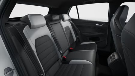 2026-Volkswagen-Golf-14-TSI-R-Line-Auto-110kw_10