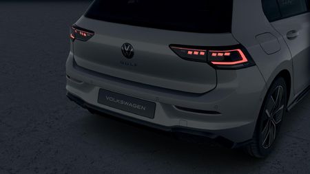 2026-Volkswagen-Golf-14-TSI-R-Line-Auto-110kw_5