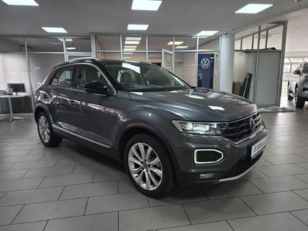 2021-Volkswagen-T-Roc-20-TSI-4M-R-Line-Auto_1