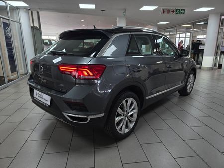 2021-Volkswagen-T-Roc-20-TSI-4M-R-Line-Auto_2