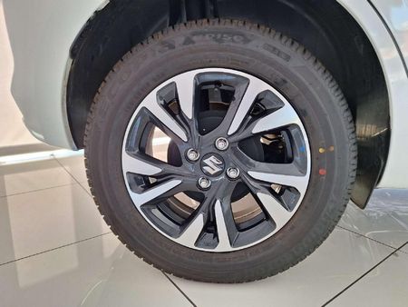 2026-Suzuki-Swift-12-GLX_6