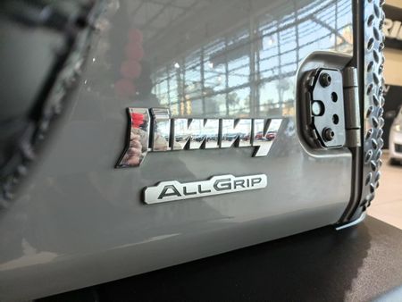 2021-Suzuki-Jimny-15-GLX-Auto_12