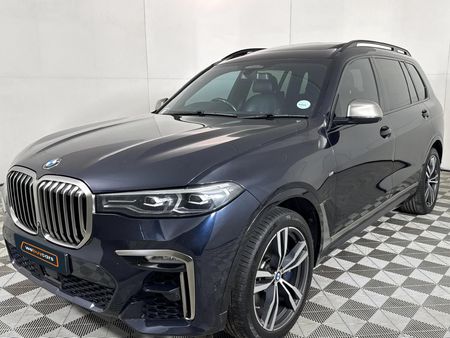 2019-BMW-X7-M50d_0