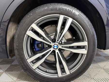 2019-BMW-X7-M50d_20