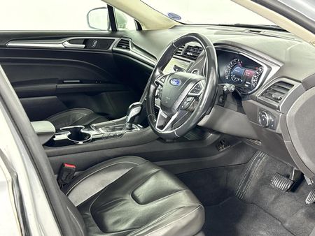 2015-Ford-Fusion-20-EcoBoost-Titanium-Auto_10
