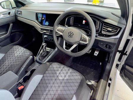 2026-Volkswagen-Polo-10-TSI-R-Line-Auto_2