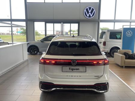 2026-Volkswagen-Tiguan-20-TSI-R-Line-4Motion-Auto_5