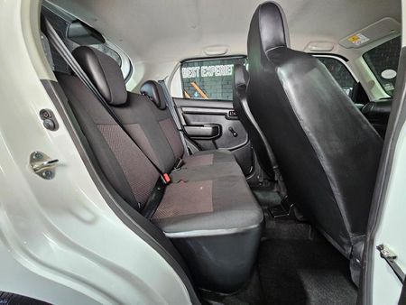 2025-Suzuki-S-Presso-10-GL-AMT_17