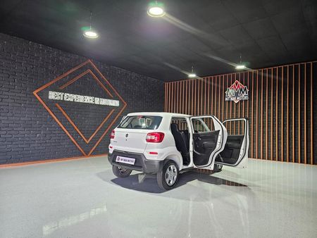 2025-Suzuki-S-Presso-10-GL-AMT_21