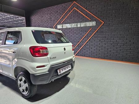 2025-Suzuki-S-Presso-10-GL-AMT_24