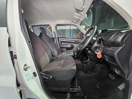 2025-Suzuki-S-Presso-10-GL-AMT_7