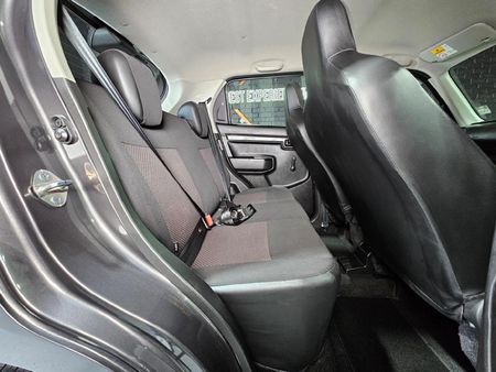2025-Suzuki-S-Presso-10-GL-AMT_17
