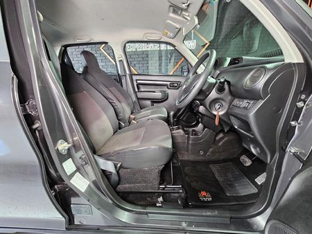 2025-Suzuki-S-Presso-10-GL-AMT_7