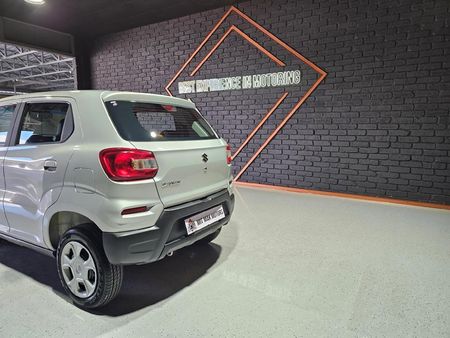 2025-Suzuki-S-Presso-10-GL-AMT_24
