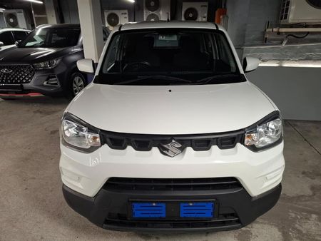 2025-Suzuki-S-Presso-10-GL-AMT_0
