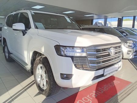 2023-Toyota-Land-Cruiser-300-V6-33-D-GX-R_2