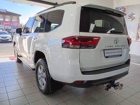 2023-Toyota-Land-Cruiser-300-V6-33-D-GX-R_3