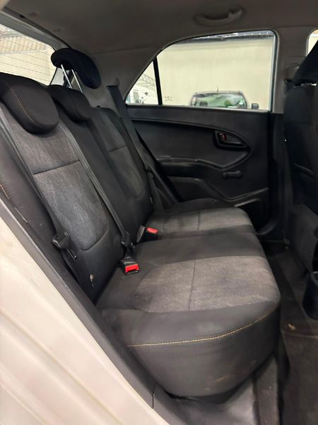 2016-Kia-Picanto-10-LX_11