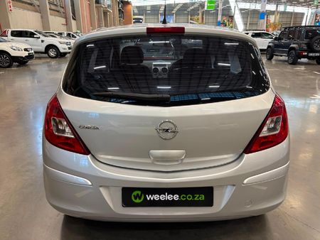2011-Opel-Corsa-14-Essentia-5-dr_3