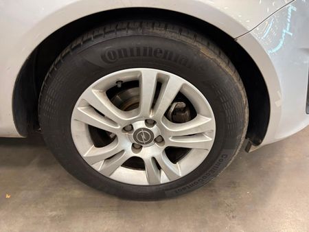 2011-Opel-Corsa-14-Essentia-5-dr_8
