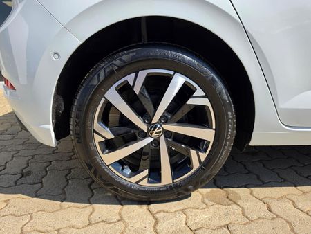 2026-Volkswagen-Polo-10-TSI-Life_11