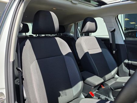 2026-Volkswagen-Polo-10-TSI-Life_12