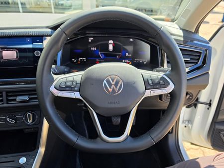 2026-Volkswagen-Polo-10-TSI-Life_16