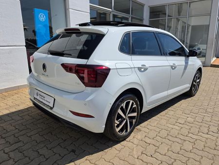 2026-Volkswagen-Polo-10-TSI-Life_2