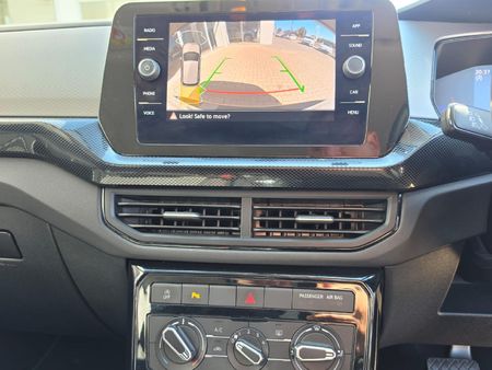 2024-Volkswagen-T-Cross-10-TSI-Life-Auto_15