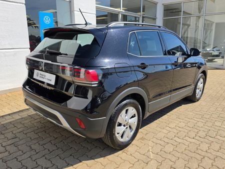 2024-Volkswagen-T-Cross-10-TSI-Life-Auto_2
