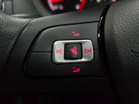 2025-Volkswagen-Polo-Vivo-14-Life_10