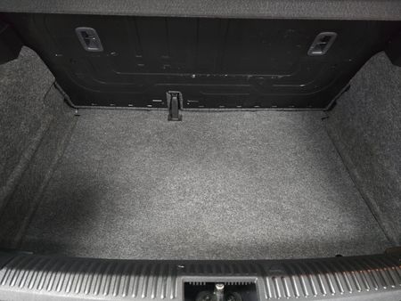 2025-Volkswagen-Polo-Vivo-14-Life_4