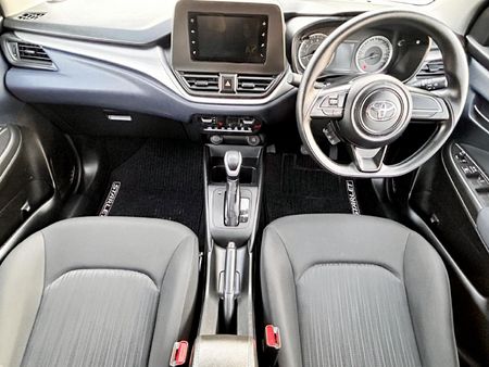 2025-Toyota-Starlet-15-XS-Auto_11