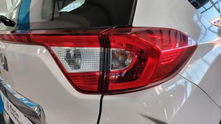 2017-Honda-BR-V-15-Elegance_2