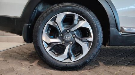 2017-Honda-BR-V-15-Elegance_6