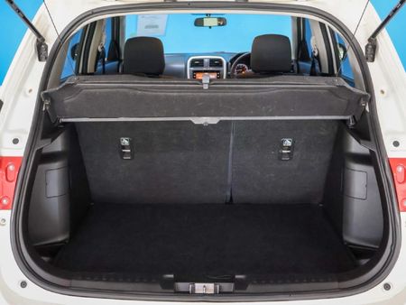 2021-Toyota-Urban-Cruiser-15-Xs_13