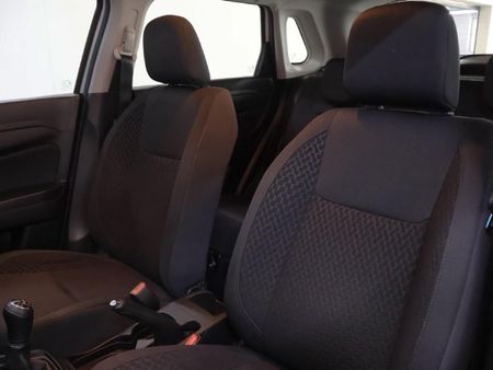 2021-Toyota-Urban-Cruiser-15-Xs_16
