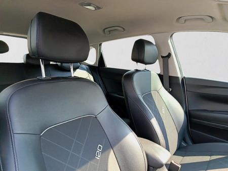 2024-Hyundai-i20-14-Premium-Auto_13