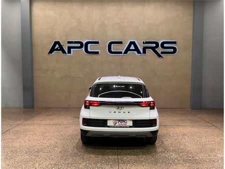 2023-Hyundai-Venue-12-Motion_4