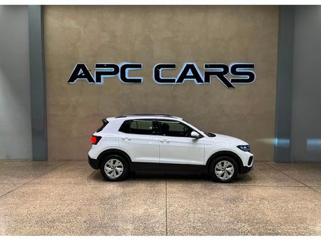 2025-Volkswagen-T-Cross-10-TSI-Life-Auto_1