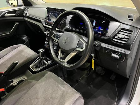 2025-Volkswagen-T-Cross-10-TSI-Life-Auto_6
