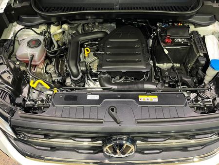 2025-Volkswagen-T-Cross-10-TSI-Life-Auto_8