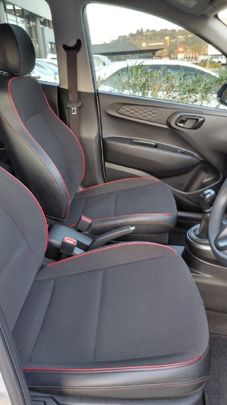 2025-Hyundai-Grand-i10-10-Motion_13