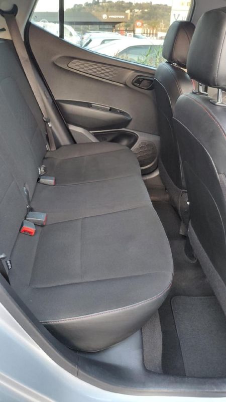 2025-Hyundai-Grand-i10-10-Motion_16