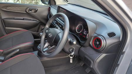 2025-Hyundai-Grand-i10-10-Motion_16