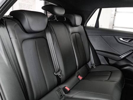 2026-Audi-Q2-35TFSI-Black-Edition_10