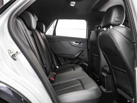 2026-Audi-Q2-35TFSI-Black-Edition_14