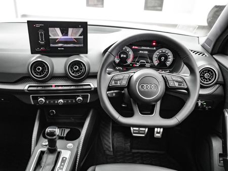 2026-Audi-Q2-35TFSI-Black-Edition_16