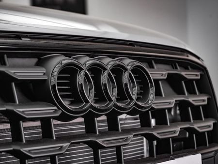 2026-Audi-Q2-35TFSI-Black-Edition_3