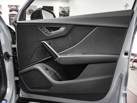 2026-Audi-Q2-35TFSI-Black-Edition_6